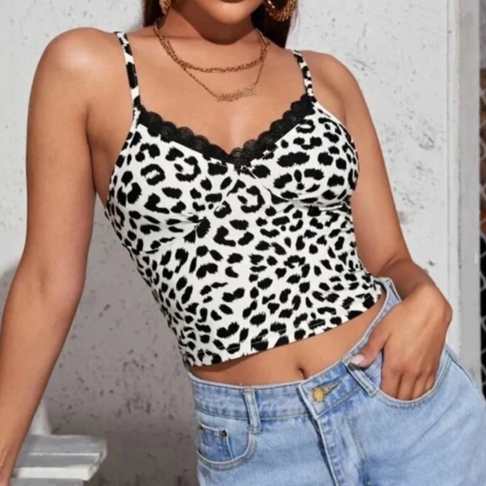 Lace leopard print crop top​​​​​​